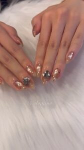 ハート×ドットのバレンタインネイル♡ . . お気軽にご予約 […]